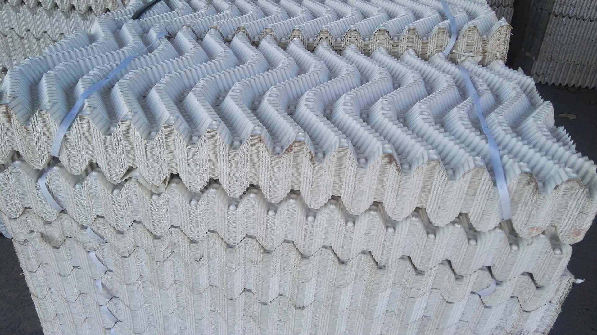 電鍍廠廢水六角<a href='http://suzhanjd.cn/jstl/60.html' target='_blank'><u>蜂窩斜管填料生產(chǎn)廠家</u></a>